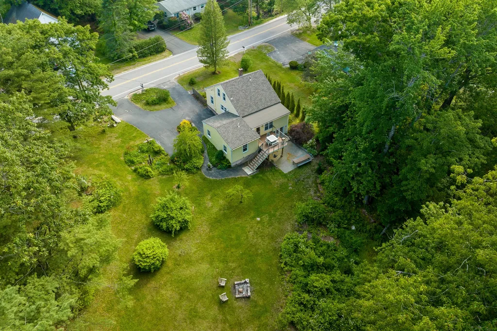 27 Pleasant Hill Road Falmouth ME 04105