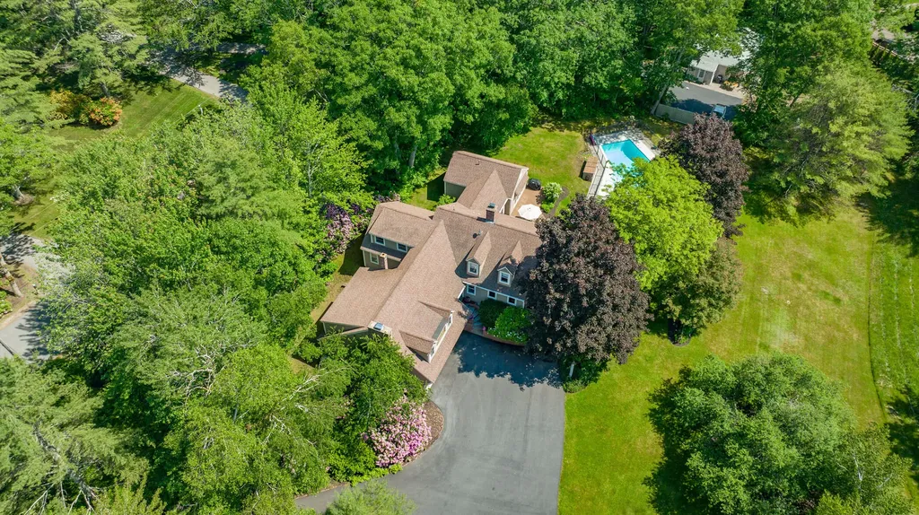 2 Annies Way Kennebunk ME 04043