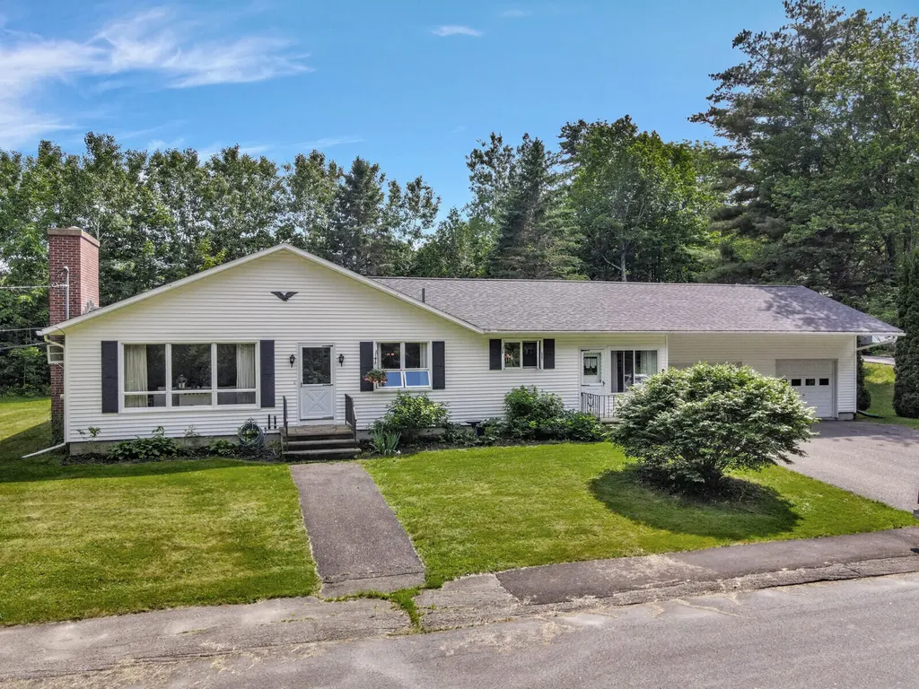 8 Rockwood Road Augusta ME 04330
