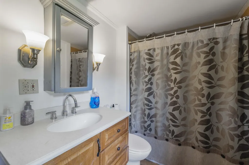 58 S Monmouth Road Monmouth ME 04259