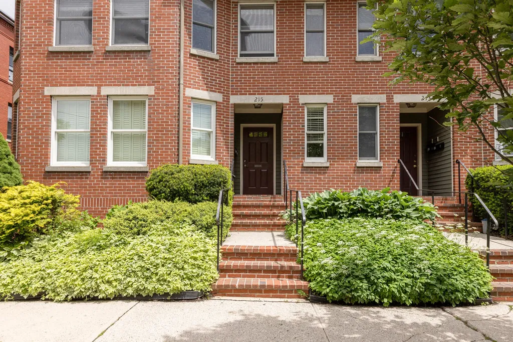 215 Vaughan Street Portland ME 04102