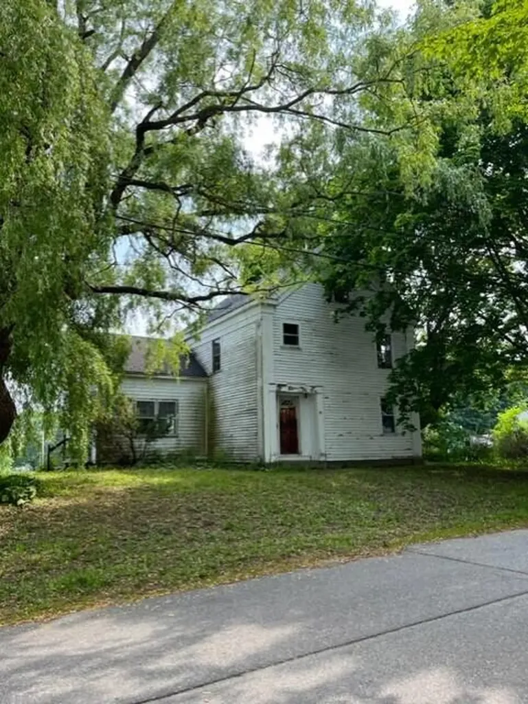 83 Gleason Street Thomaston ME 04861