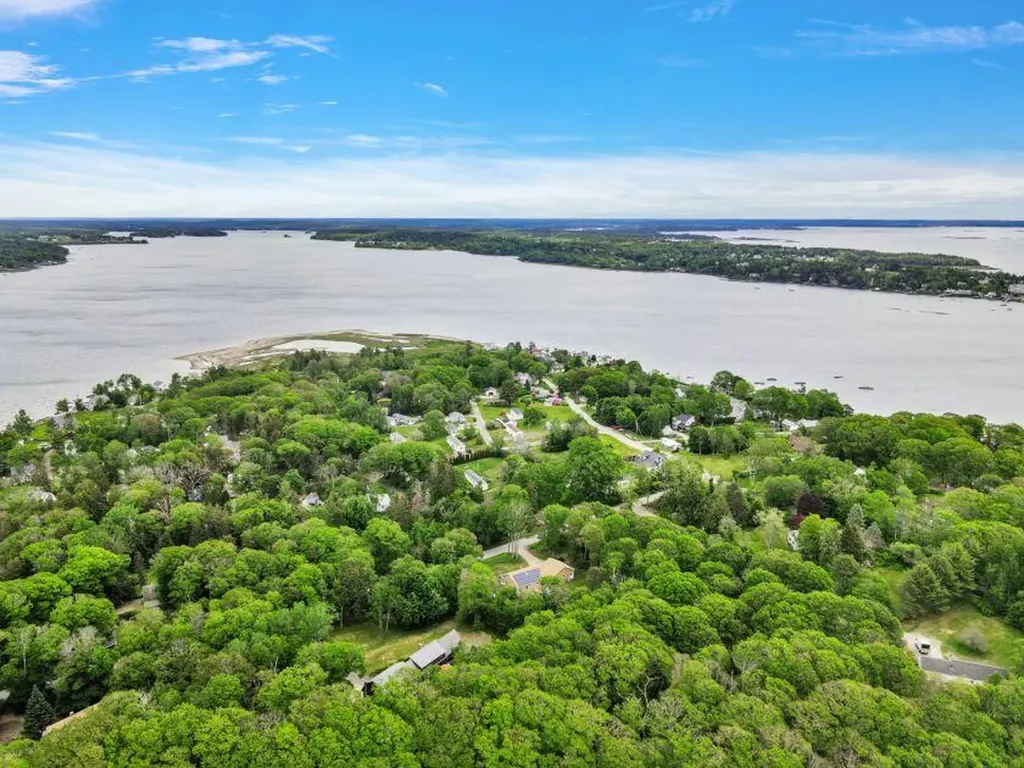 30 Stover's Point Road Harpswell ME 04079