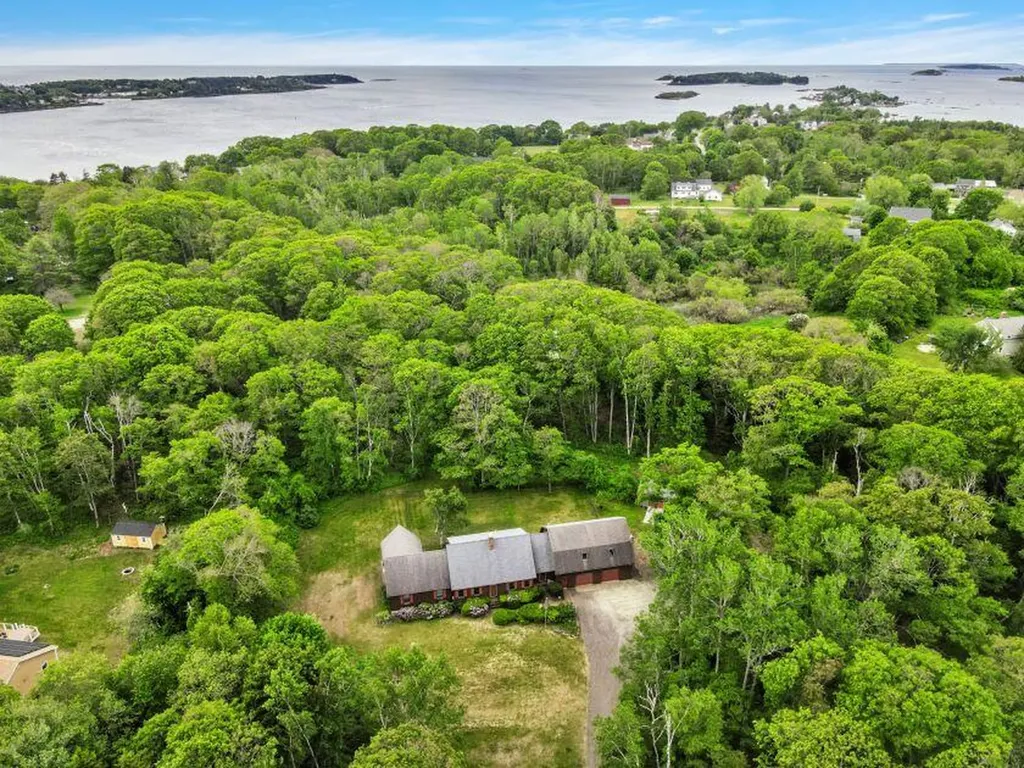 30 Stover's Point Road Harpswell ME 04079