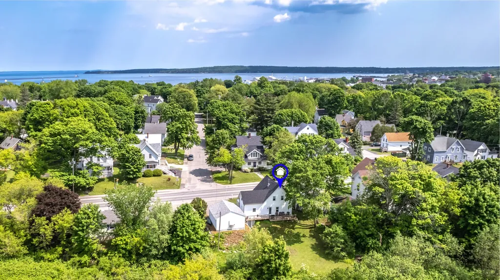 390 Broadway Rockland ME 04841