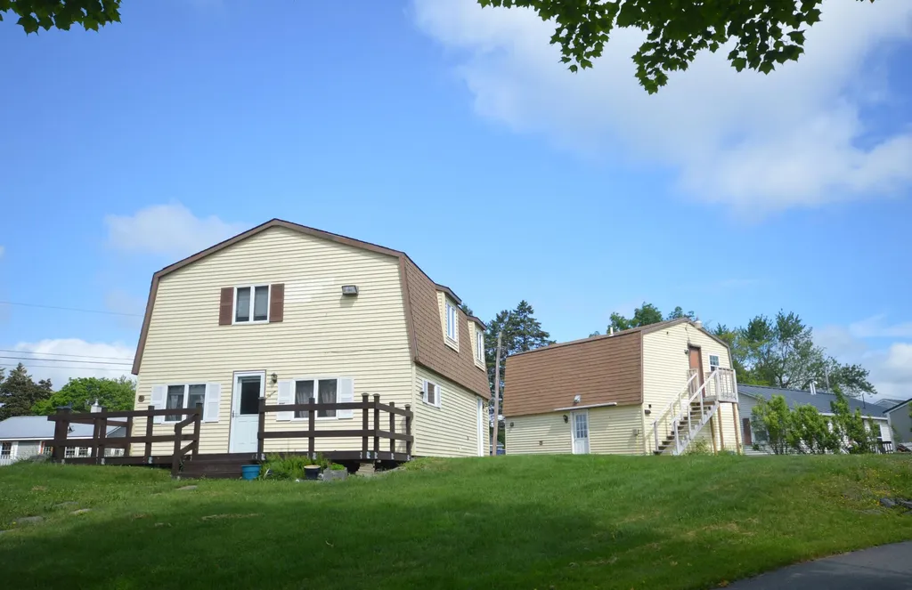 15 Nash Street Bangor ME 04401