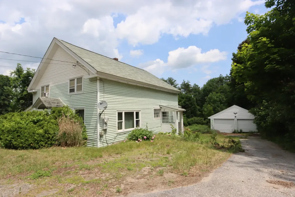 221 Portland Road Gray ME 04039
