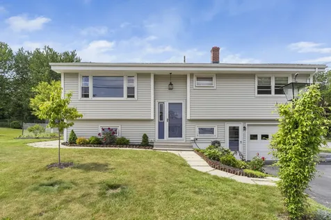 14 Valley Street Lewiston ME 04240