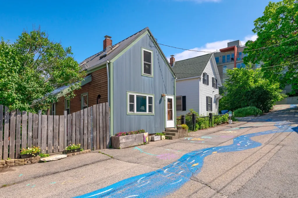 15 E Cove Street Portland ME 04101
