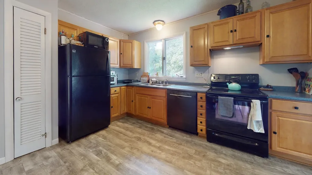 32 Merrymeeting Drive Topsham ME 04086