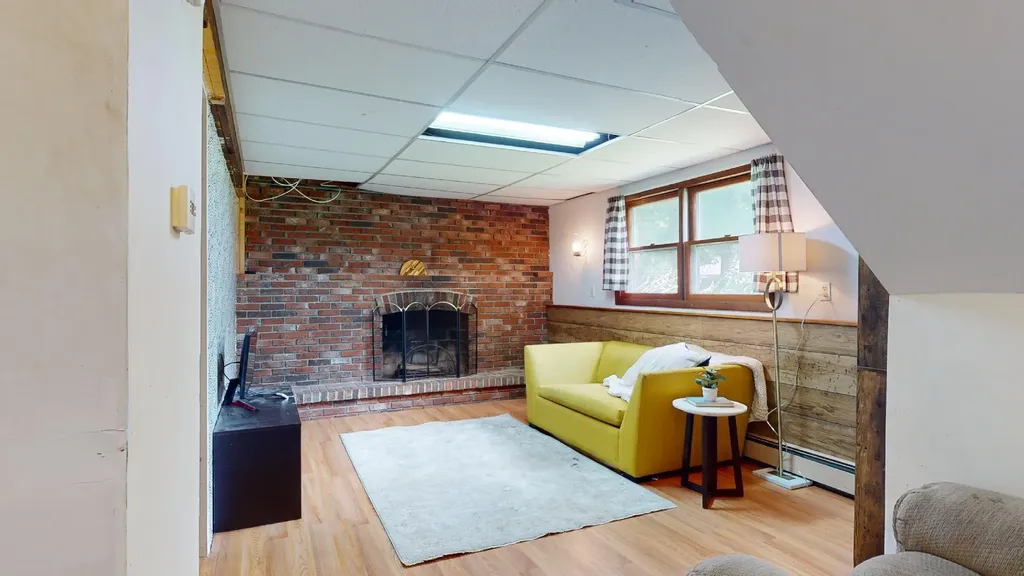 32 Merrymeeting Drive Topsham ME 04086