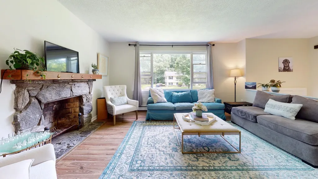 32 Merrymeeting Drive Topsham ME 04086