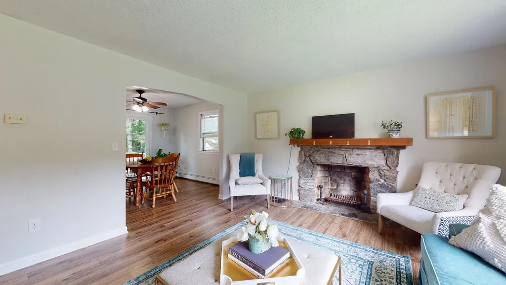 32 Merrymeeting Drive Topsham ME 04086