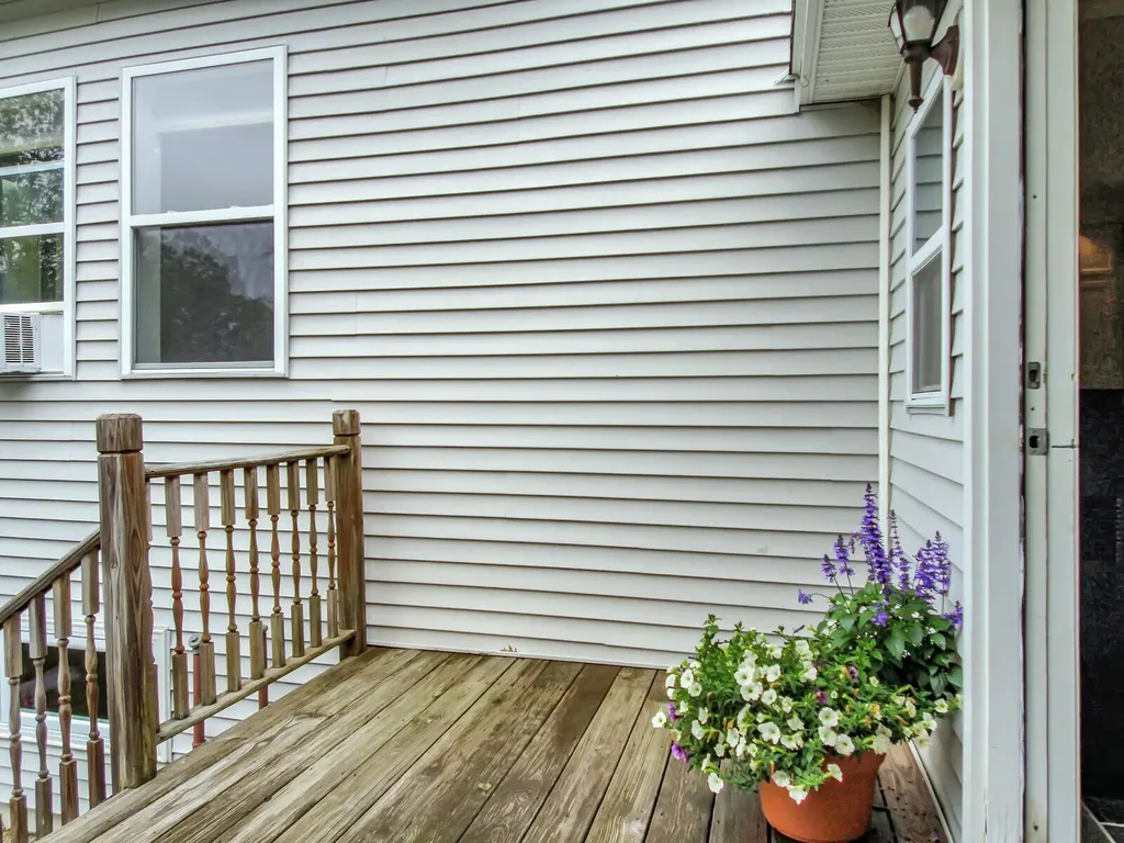 11 Summer Street South Thomaston ME 04858