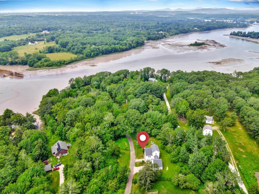 11 Summer Street South Thomaston ME 04858