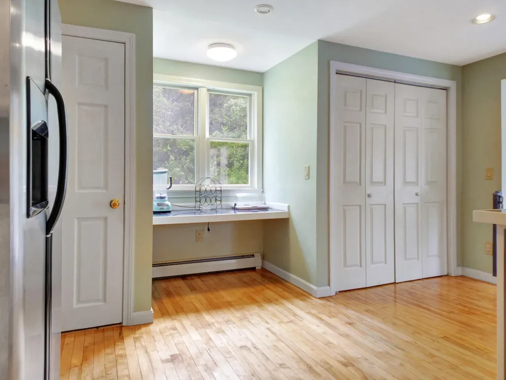 11 Summer Street South Thomaston ME 04858
