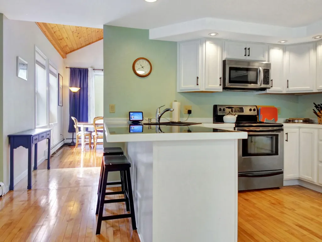 11 Summer Street South Thomaston ME 04858