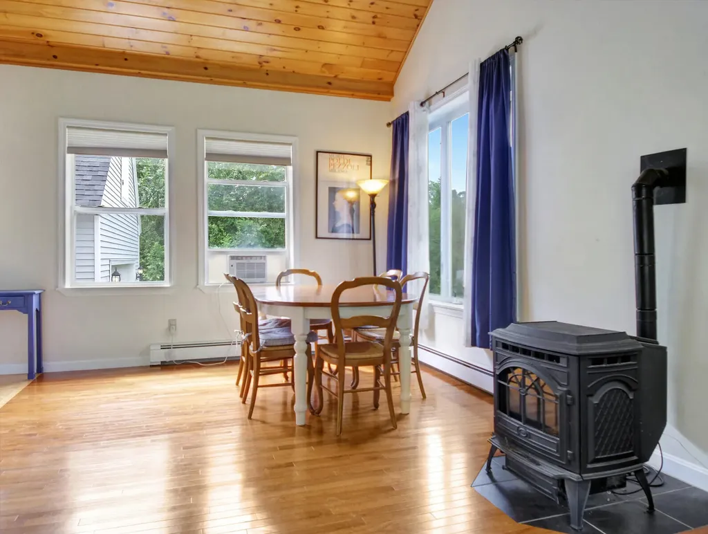 11 Summer Street South Thomaston ME 04858
