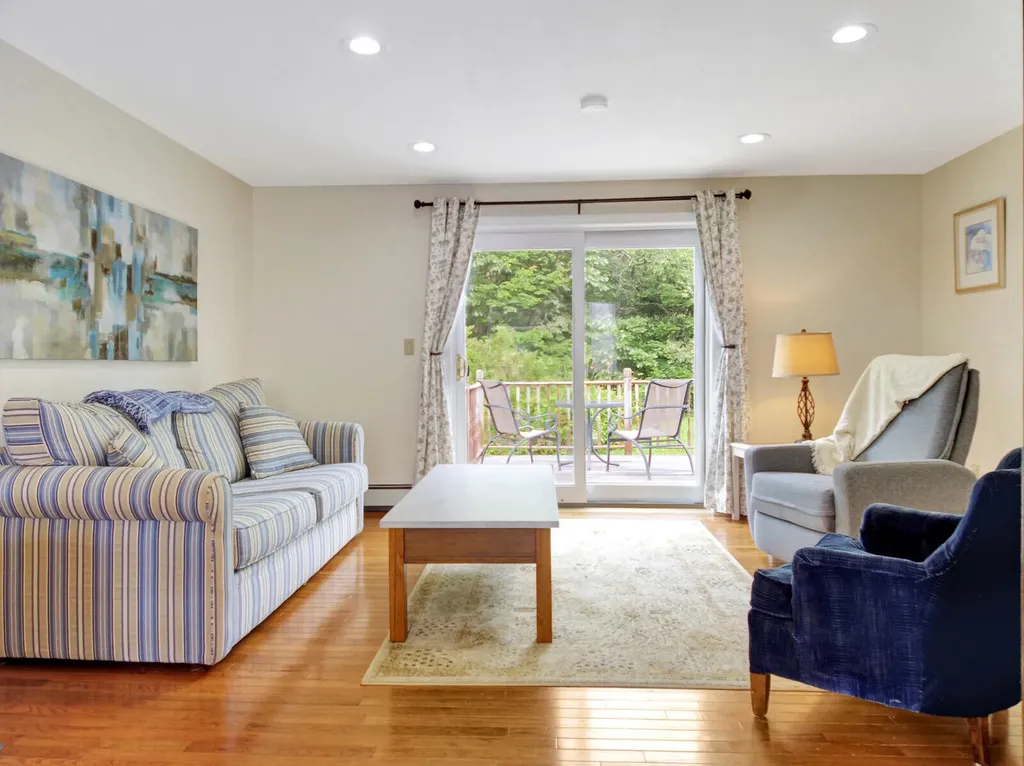 11 Summer Street South Thomaston ME 04858