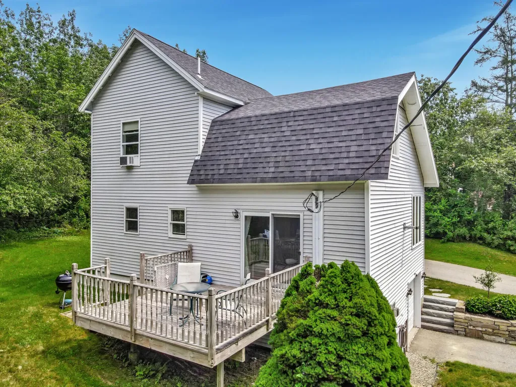11 Summer Street South Thomaston ME 04858