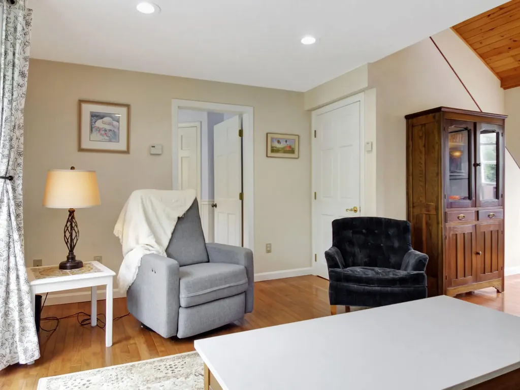 11 Summer Street South Thomaston ME 04858