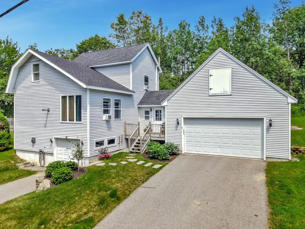11 Summer Street South Thomaston ME 04858