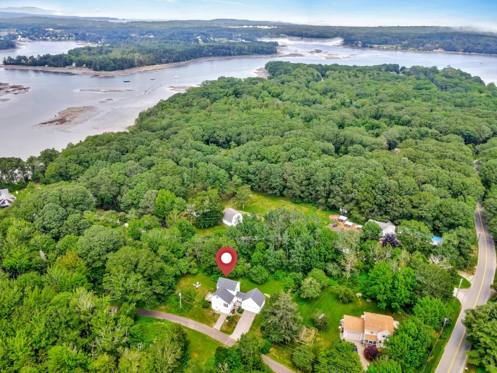 11 Summer Street South Thomaston ME 04858