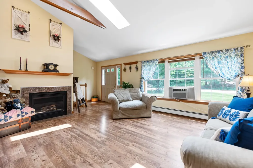 4 Ambrose Circle Gray ME 04039