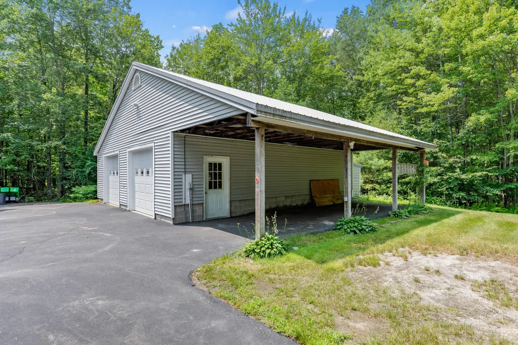 4 Ambrose Circle Gray ME 04039