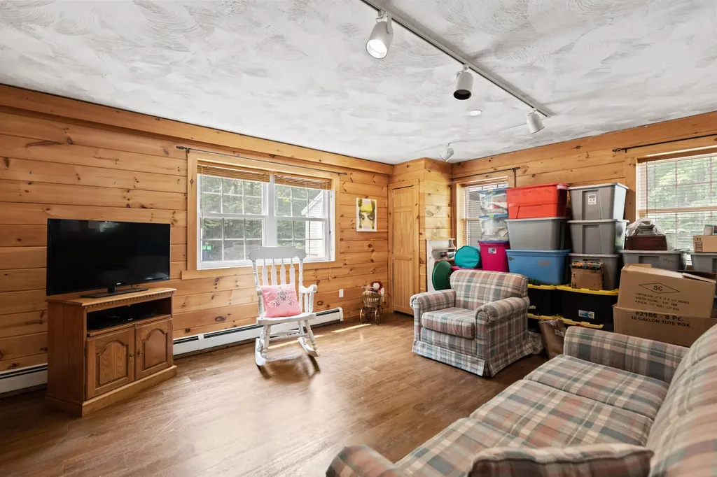 4 Ambrose Circle Gray ME 04039