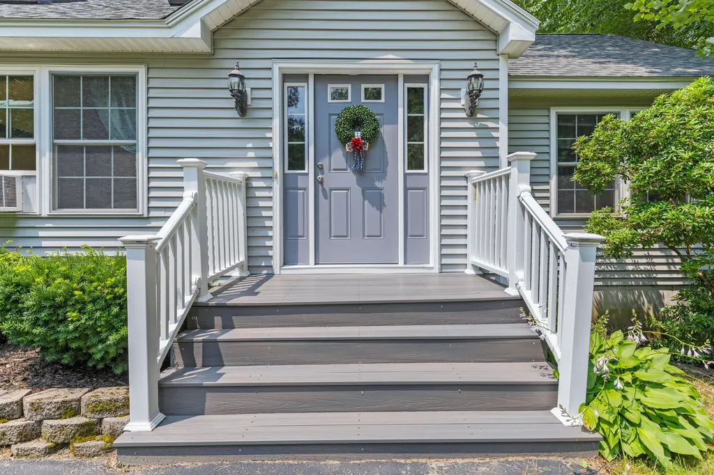 4 Ambrose Circle Gray ME 04039