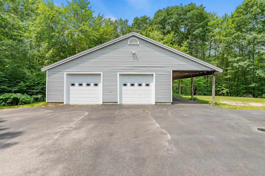 4 Ambrose Circle Gray ME 04039