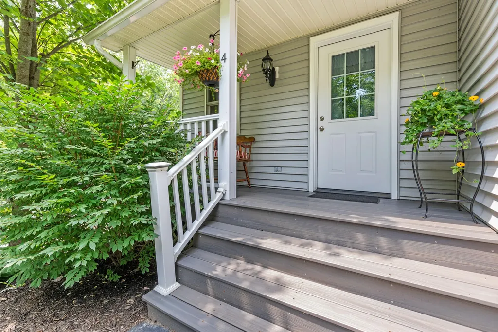 4 Ambrose Circle Gray ME 04039