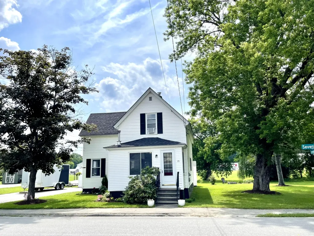 71 7th Street Old Town ME 04468
