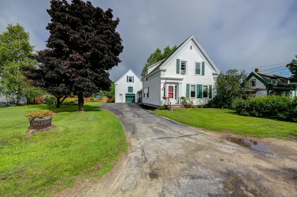 58 Morrill Street Buckfield ME 04220