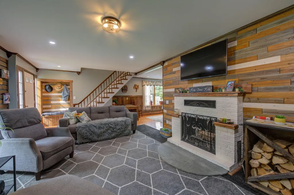 58 Morrill Street Buckfield ME 04220