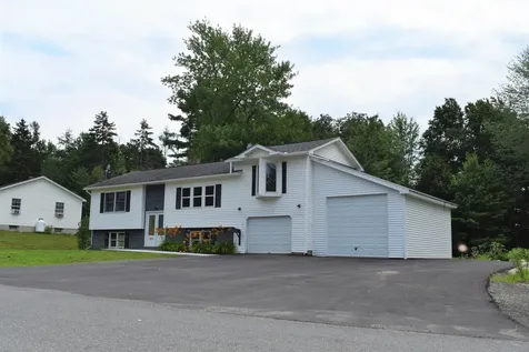 11 Evergreen Drive Lincoln ME 04457