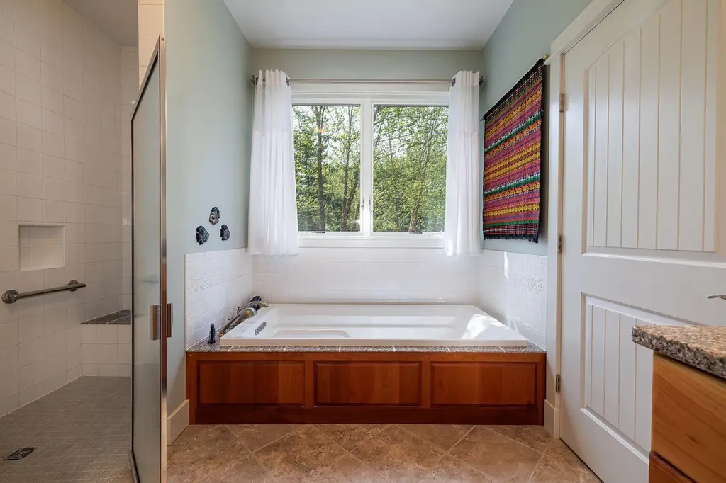63 Meadow Point Road Lamoine ME 04605