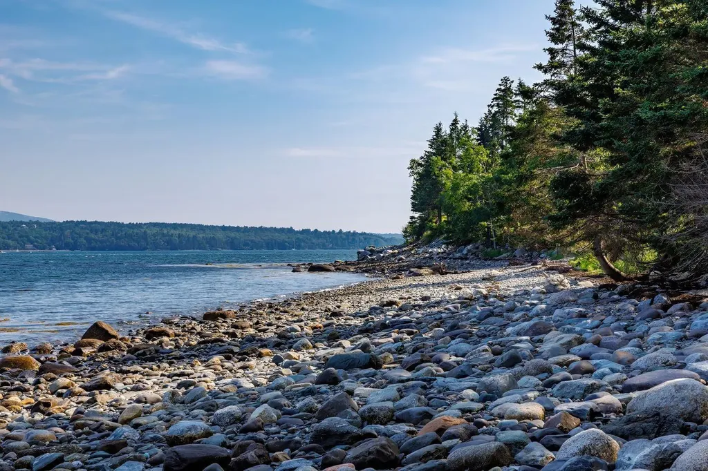 63 Meadow Point Road Lamoine ME 04605