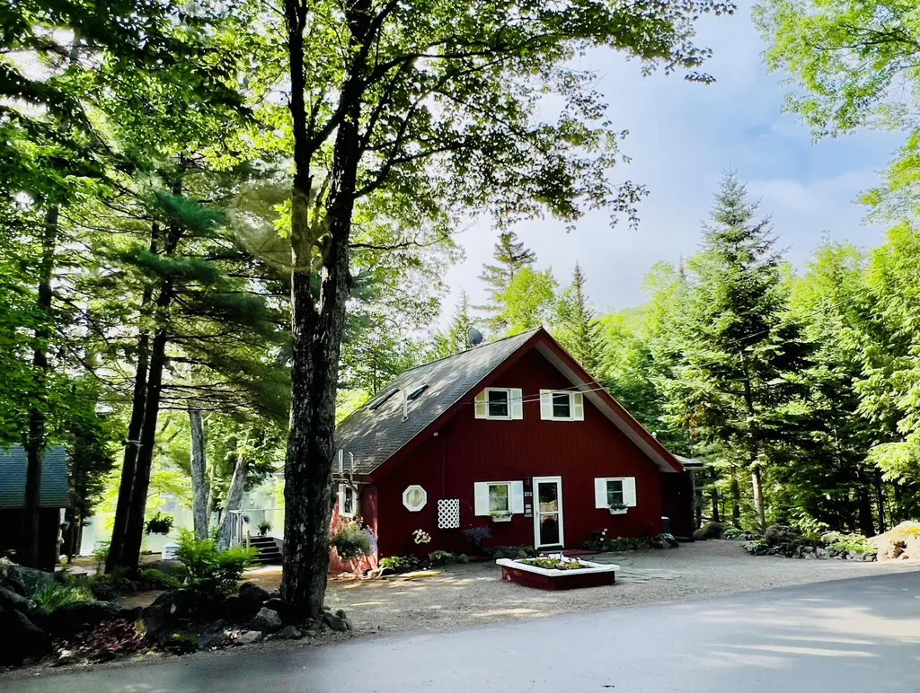 373 Lakeview Avenue Dedham ME 04429