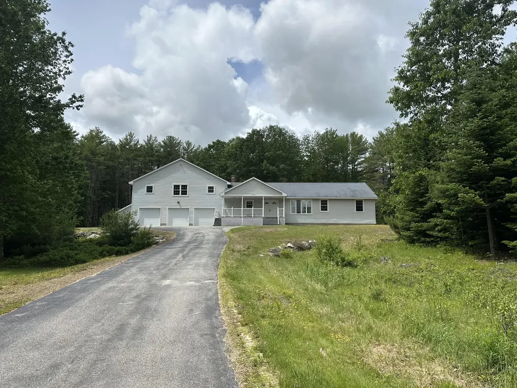 18 Gayton Road Lisbon ME 04250