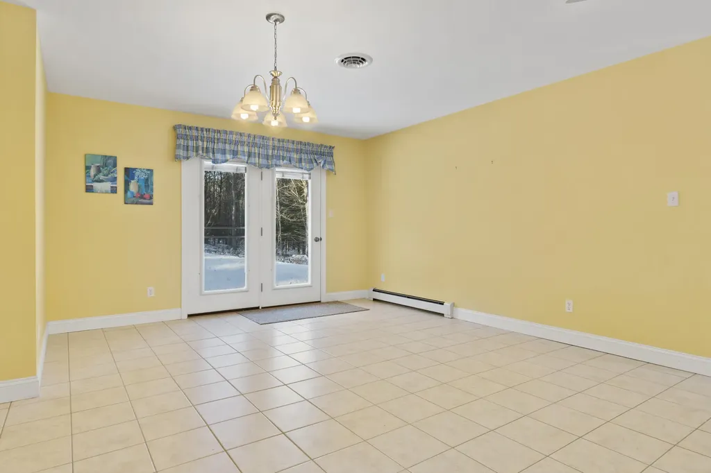 18 Gayton Road Lisbon ME 04250
