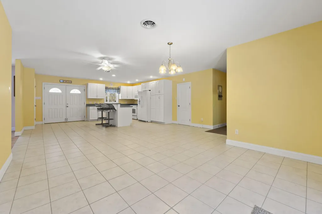 18 Gayton Road Lisbon ME 04250