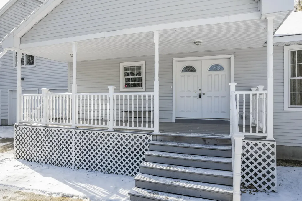 18 Gayton Road Lisbon ME 04250
