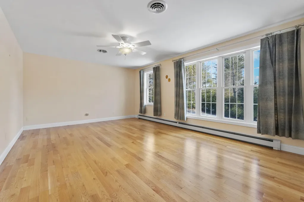 18 Gayton Road Lisbon ME 04250