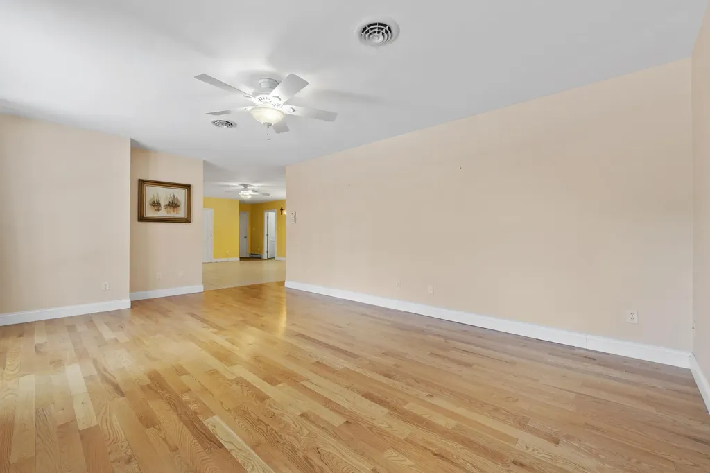 18 Gayton Road Lisbon ME 04250