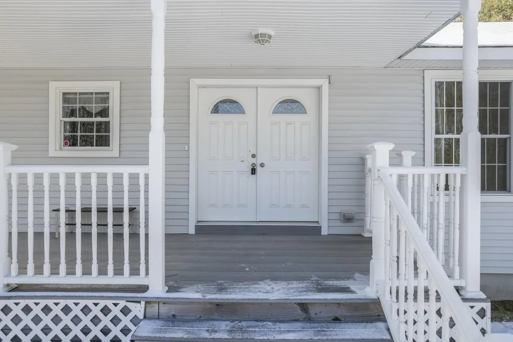 18 Gayton Road Lisbon ME 04250