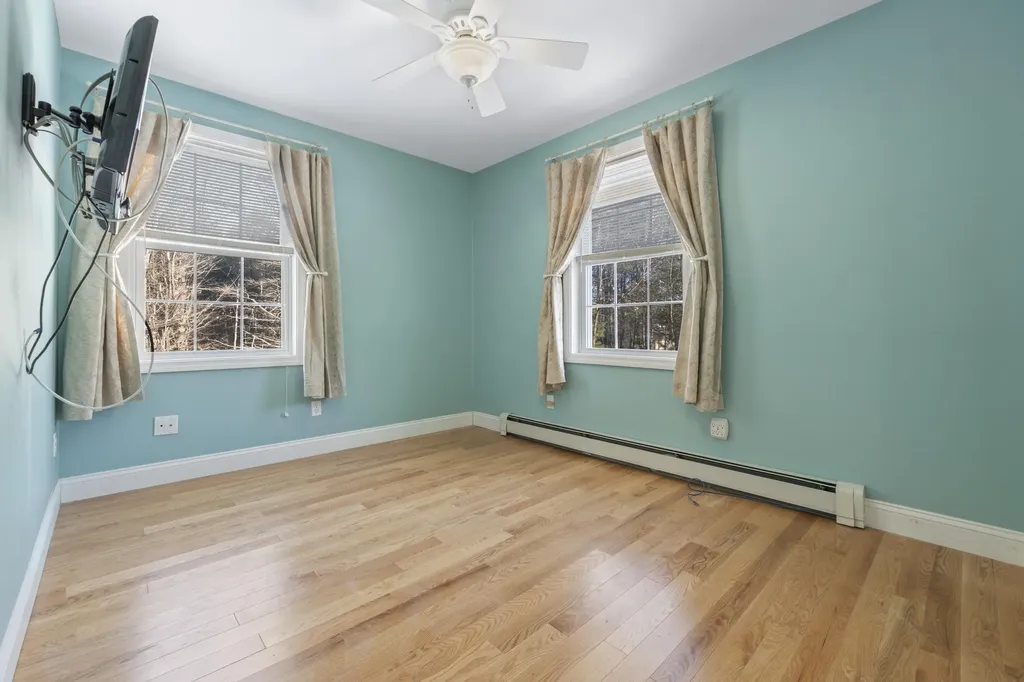 18 Gayton Road Lisbon ME 04250