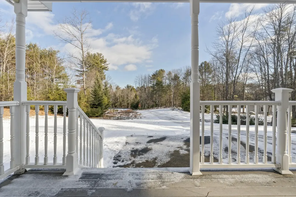 18 Gayton Road Lisbon ME 04250