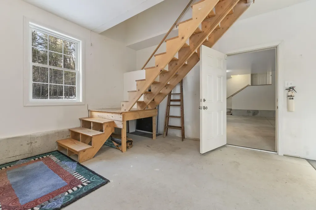 18 Gayton Road Lisbon ME 04250